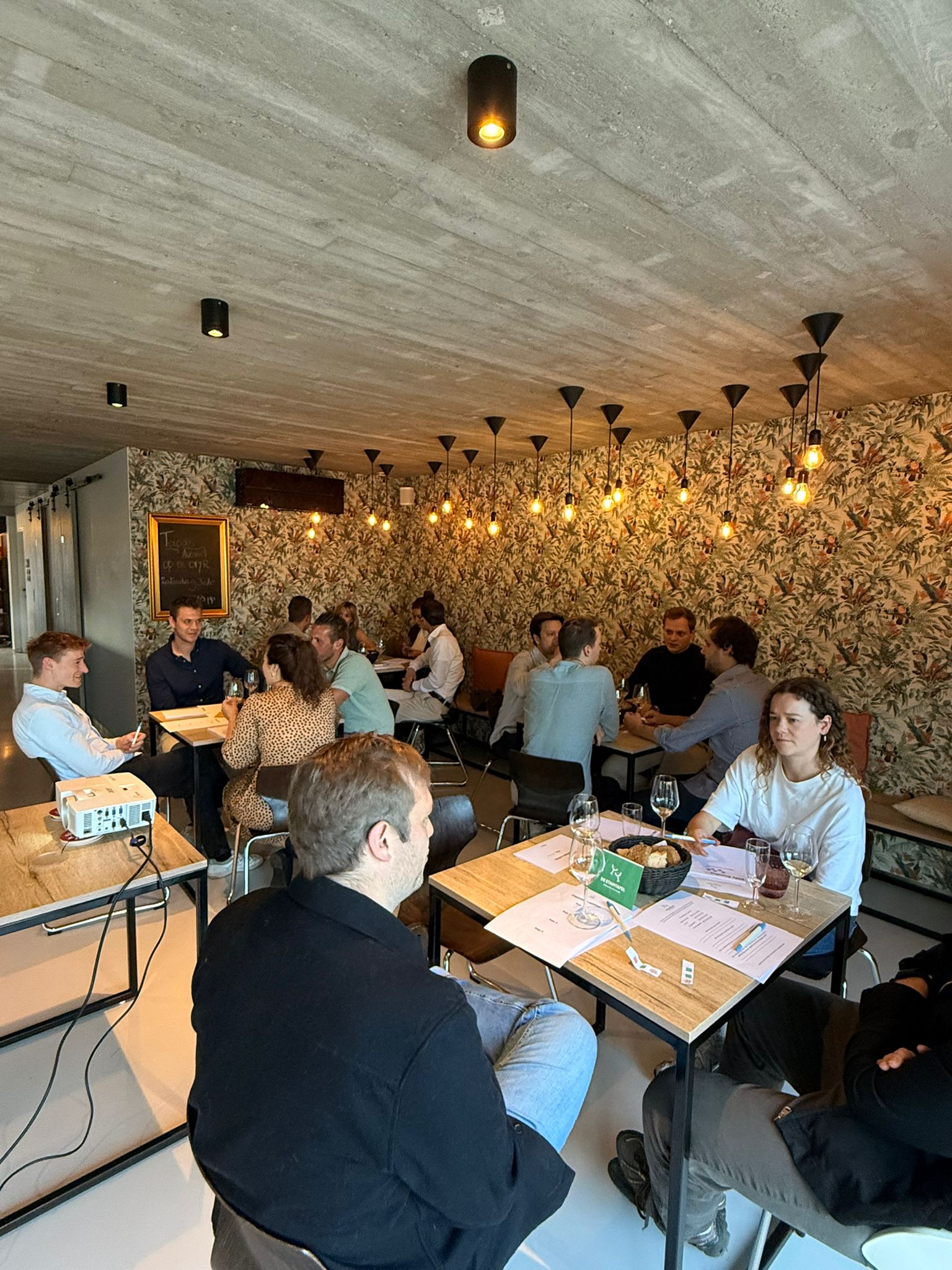 Netwerkmoment tijdens een event van De Stamtafel in Essen